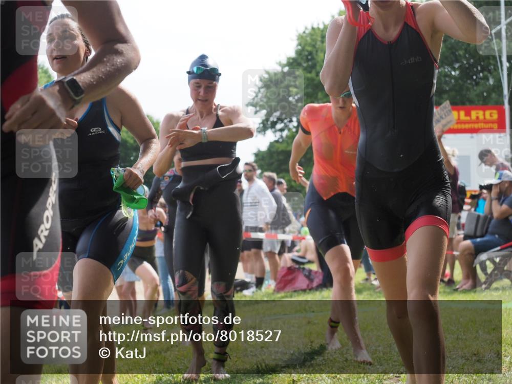 15.06.2025 - 27. Vierlanden-Triathlon KatJ http://msf.ph/oto/8018527 15.06.2025 10:17:41 Schwimmen 485, 488, 492, 493, 519, 532, 537, 552, 557, 562, 572, 582, 588, 594, 626 meine-sportfotos.de