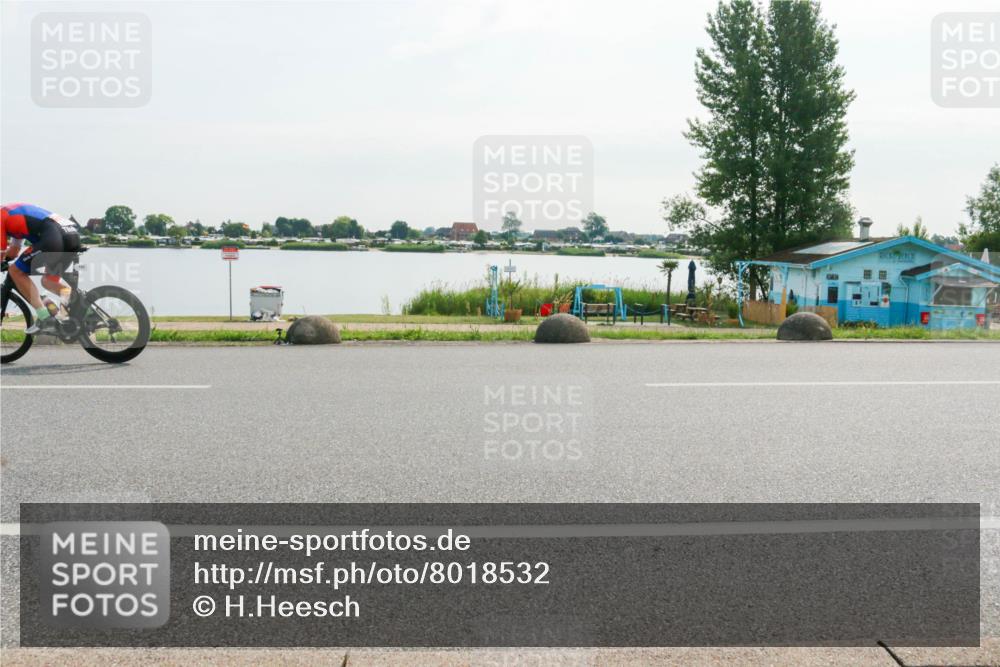 15.06.2025 - 27. Vierlanden-Triathlon H.Heesch http://msf.ph/oto/8018532 15.06.2025 09:32:05 Radfahren 18, 38, 93, 185, 193 meine-sportfotos.de