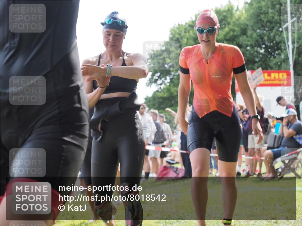15.06.2025 - 27. Vierlanden-Triathlon KatJ http://msf.ph/oto/8018542 15.06.2025 10:17:42 Schwimmen 485, 488, 492, 493, 519, 532, 537, 552, 557, 562, 572, 588, 626 meine-sportfotos.de