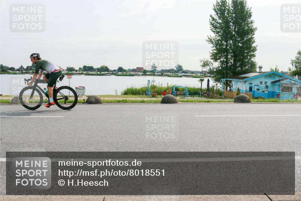 15.06.2025 - 27. Vierlanden-Triathlon H.Heesch http://msf.ph/oto/8018551 15.06.2025 09:32:21 Radfahren 68, 142, 169 meine-sportfotos.de
