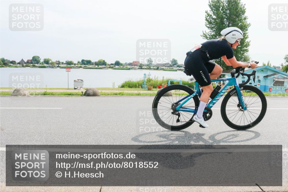 15.06.2025 - 27. Vierlanden-Triathlon H.Heesch http://msf.ph/oto/8018552 15.06.2025 10:18:39 Radfahren 221 meine-sportfotos.de