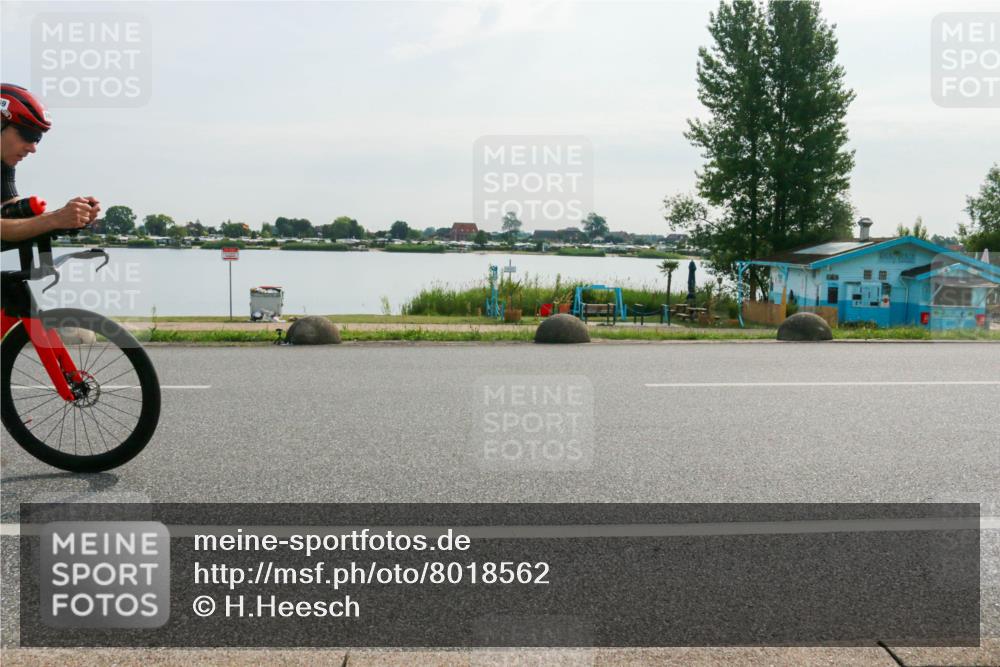 15.06.2025 - 27. Vierlanden-Triathlon H.Heesch http://msf.ph/oto/8018562 15.06.2025 09:32:22 Radfahren 68, 142, 169 meine-sportfotos.de