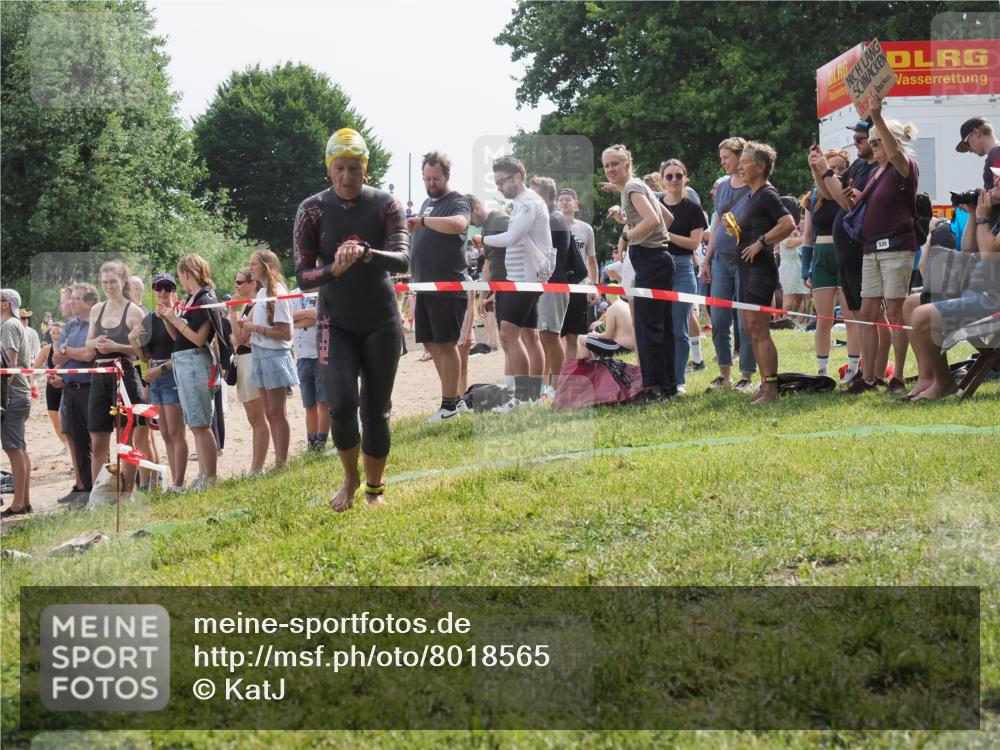 15.06.2025 - 27. Vierlanden-Triathlon KatJ http://msf.ph/oto/8018565 15.06.2025 10:17:45 Schwimmen 485, 488, 492, 493, 519, 522, 532, 537, 552, 557, 562, 563, 572, 588, 626 meine-sportfotos.de
