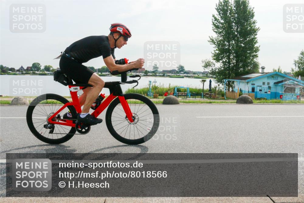 15.06.2025 - 27. Vierlanden-Triathlon H.Heesch http://msf.ph/oto/8018566 15.06.2025 09:32:22 Radfahren 68, 142, 169 meine-sportfotos.de
