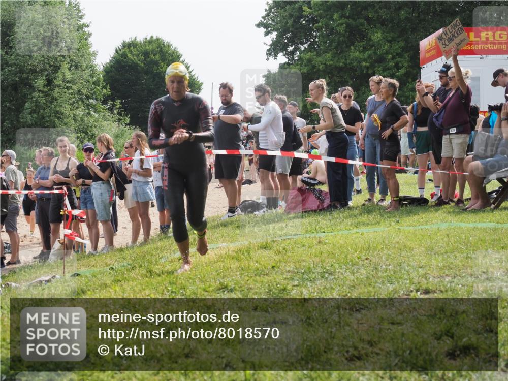 15.06.2025 - 27. Vierlanden-Triathlon KatJ http://msf.ph/oto/8018570 15.06.2025 10:17:45 Schwimmen 485, 488, 492, 493, 519, 522, 532, 537, 552, 557, 562, 563, 572, 588, 626 meine-sportfotos.de