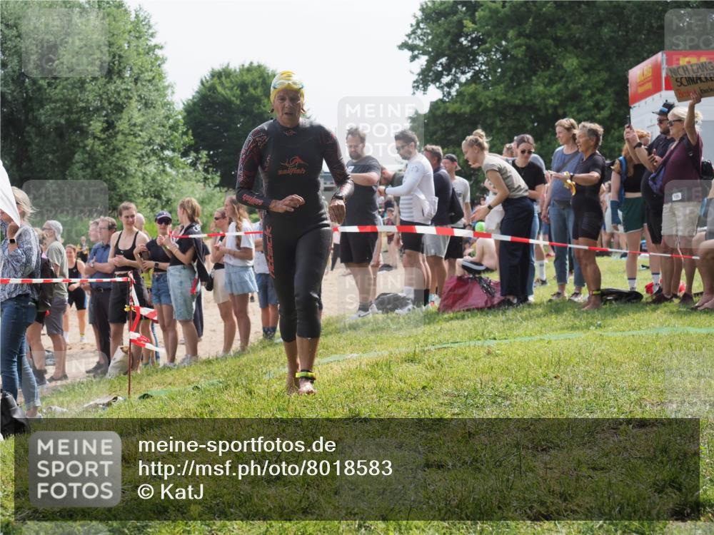 15.06.2025 - 27. Vierlanden-Triathlon KatJ http://msf.ph/oto/8018583 15.06.2025 10:17:45 Schwimmen 485, 488, 492, 493, 519, 522, 532, 537, 552, 557, 562, 563, 572, 588, 626 meine-sportfotos.de