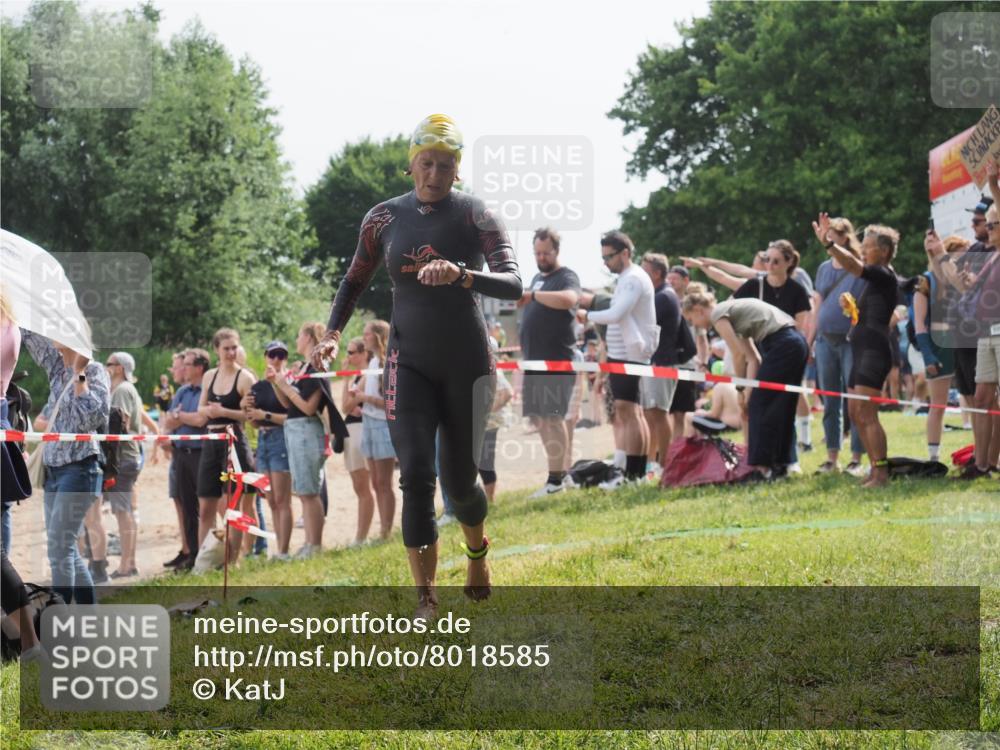 15.06.2025 - 27. Vierlanden-Triathlon KatJ http://msf.ph/oto/8018585 15.06.2025 10:17:46 Schwimmen 485, 488, 492, 493, 519, 522, 532, 537, 552, 557, 562, 563, 588, 626 meine-sportfotos.de