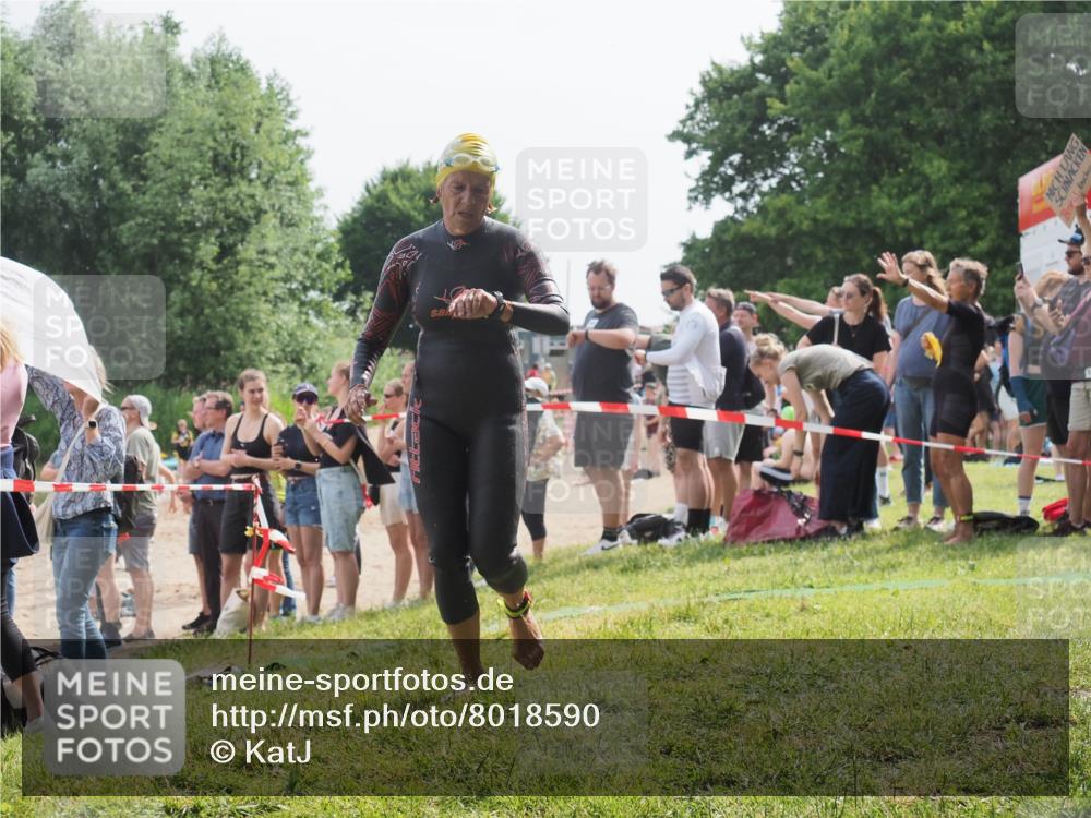 15.06.2025 - 27. Vierlanden-Triathlon KatJ http://msf.ph/oto/8018590 15.06.2025 10:17:46 Schwimmen 485, 488, 492, 493, 519, 522, 532, 537, 552, 557, 562, 563, 588, 626 meine-sportfotos.de