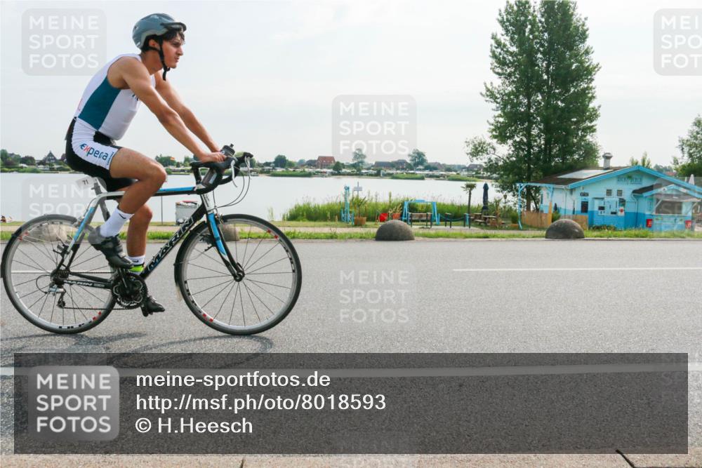 15.06.2025 - 27. Vierlanden-Triathlon H.Heesch http://msf.ph/oto/8018593 15.06.2025 09:32:49 Radfahren 71, 81, 84 meine-sportfotos.de