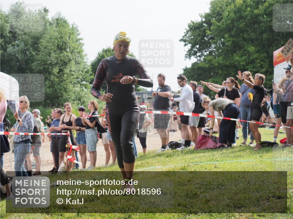 15.06.2025 - 27. Vierlanden-Triathlon KatJ http://msf.ph/oto/8018596 15.06.2025 10:17:46 Schwimmen 485, 488, 492, 493, 519, 522, 532, 537, 552, 557, 562, 563, 588, 626 meine-sportfotos.de