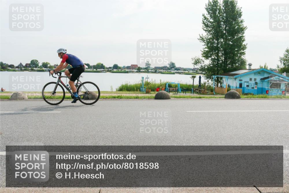 15.06.2025 - 27. Vierlanden-Triathlon H.Heesch http://msf.ph/oto/8018598 15.06.2025 09:32:50 Radfahren 71, 72, 81, 84 meine-sportfotos.de