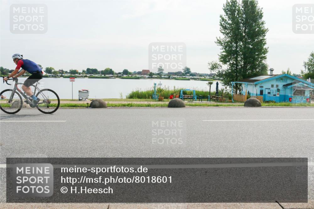 15.06.2025 - 27. Vierlanden-Triathlon H.Heesch http://msf.ph/oto/8018601 15.06.2025 09:32:50 Radfahren 71, 72, 81, 84 meine-sportfotos.de