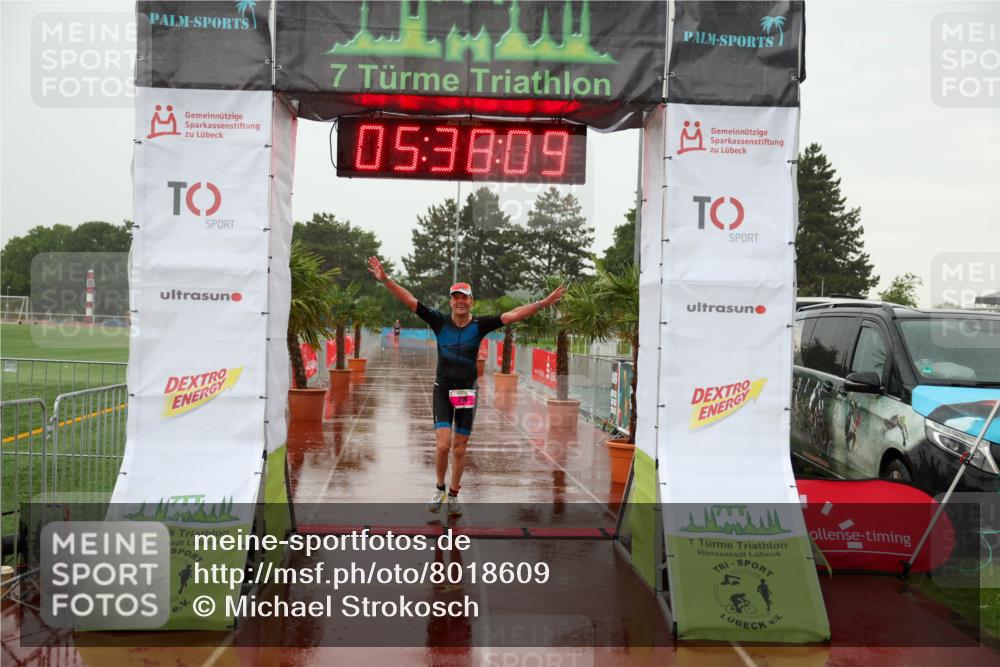 15.06.2025 - 7 Türme Triathlon Michael Strokosch http://msf.ph/oto/8018609 15.06.2025 15:38:09 Ziel 218 meine-sportfotos.de