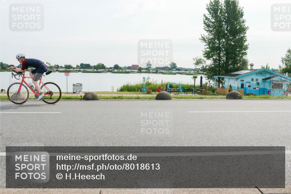 15.06.2025 - 27. Vierlanden-Triathlon H.Heesch http://msf.ph/oto/8018613 15.06.2025 09:32:52 Radfahren 71, 72, 81, 180, 232 meine-sportfotos.de
