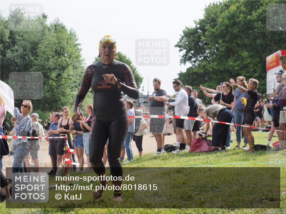 15.06.2025 - 27. Vierlanden-Triathlon KatJ http://msf.ph/oto/8018615 15.06.2025 10:17:46 Schwimmen 485, 488, 492, 493, 519, 522, 532, 537, 552, 557, 562, 563, 588, 626 meine-sportfotos.de