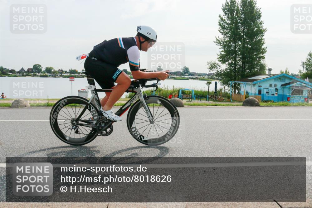 15.06.2025 - 27. Vierlanden-Triathlon H.Heesch http://msf.ph/oto/8018626 15.06.2025 09:32:57 Radfahren 48, 72, 81, 125, 180, 232 meine-sportfotos.de