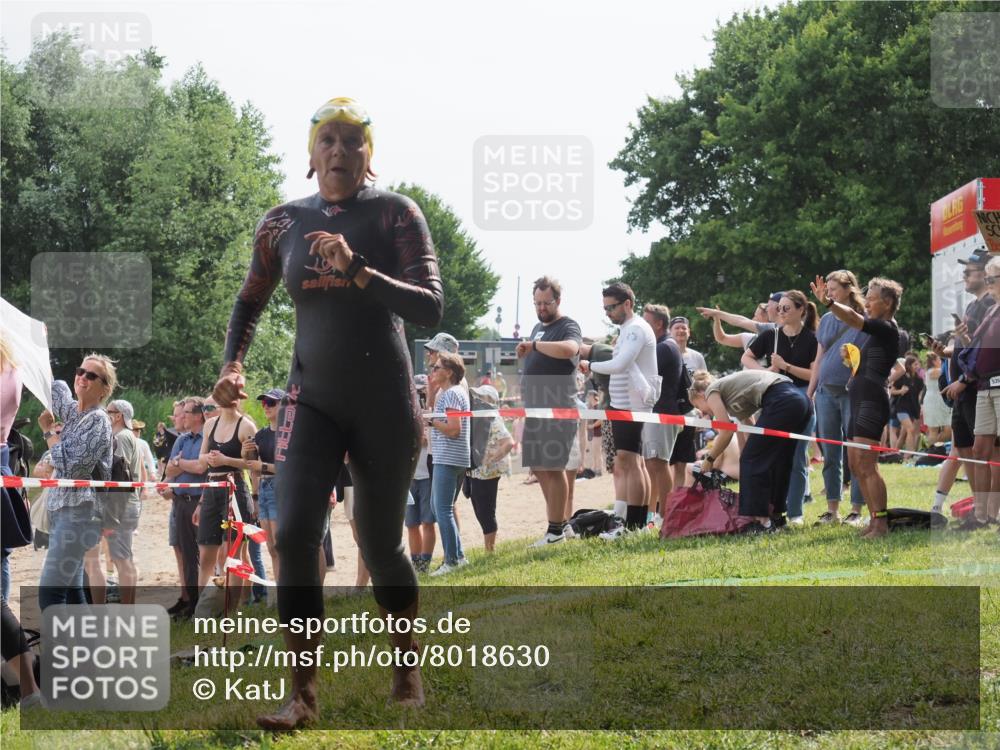 15.06.2025 - 27. Vierlanden-Triathlon KatJ http://msf.ph/oto/8018630 15.06.2025 10:17:46 Schwimmen 485, 488, 492, 493, 519, 522, 532, 537, 552, 557, 562, 563, 588, 626 meine-sportfotos.de