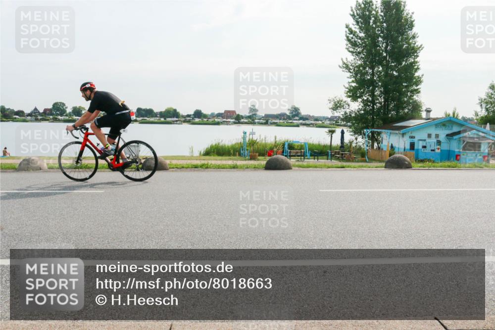 15.06.2025 - 27. Vierlanden-Triathlon H.Heesch http://msf.ph/oto/8018663 15.06.2025 09:33:08 Radfahren 34, 152, 161, 235, 239 meine-sportfotos.de