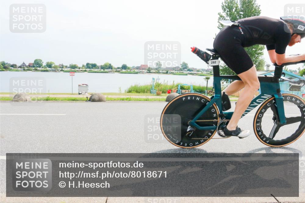 15.06.2025 - 27. Vierlanden-Triathlon H.Heesch http://msf.ph/oto/8018671 15.06.2025 10:19:42 Radfahren 4, 292 meine-sportfotos.de
