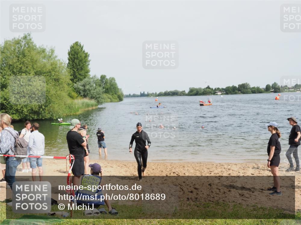 21.06.2025 - 27. Vierlanden-Triathlon MichiJ http://msf.ph/oto/8018689 15.06.2026 10:18:43 Schwimmen 536 meine-sportfotos.de