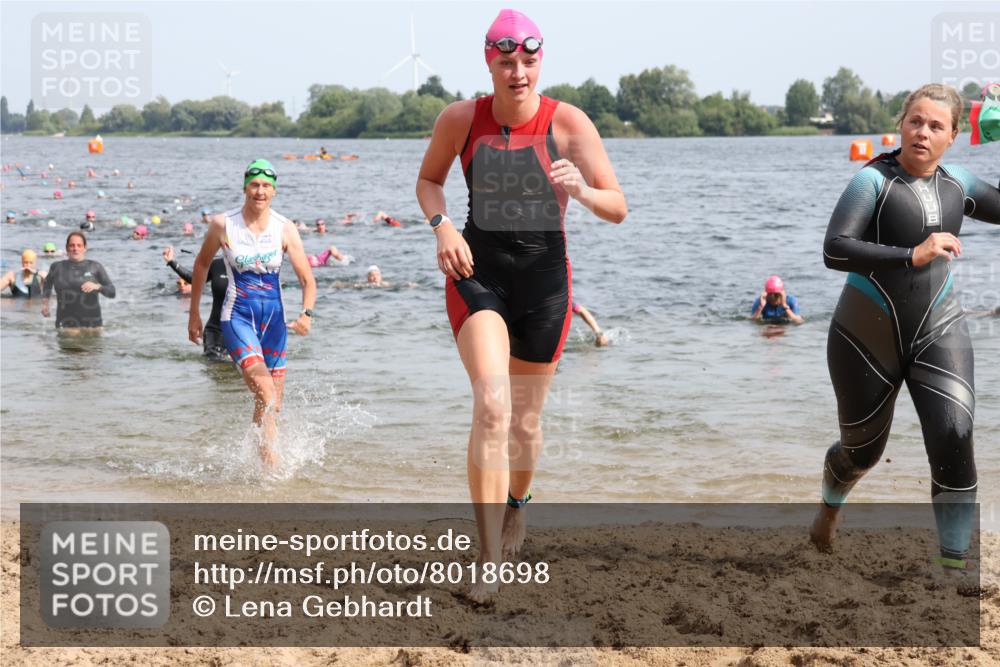 15.06.2025 - 27. Vierlanden-Triathlon Lena Gebhardt http://msf.ph/oto/8018698 15.06.2025 10:16:47 Schwimmen 484, 501, 516, 551, 566, 595, 604, 633 meine-sportfotos.de
