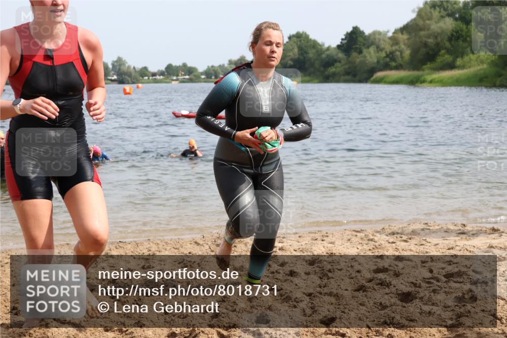 15.06.2025 - 27. Vierlanden-Triathlon Lena Gebhardt http://msf.ph/oto/8018731 15.06.2025 10:16:48 Schwimmen 484, 501, 516, 551, 566, 595, 604, 633 meine-sportfotos.de
