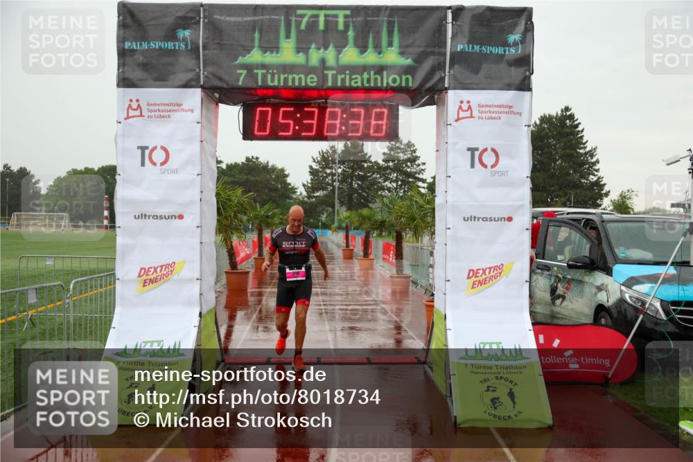 15.06.2025 - 7 Türme Triathlon Michael Strokosch http://msf.ph/oto/8018734 15.06.2025 15:38:37 Ziel 301 meine-sportfotos.de