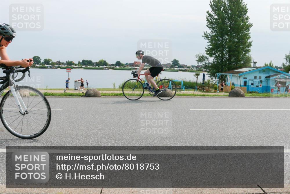 15.06.2025 - 27. Vierlanden-Triathlon H.Heesch http://msf.ph/oto/8018753 15.06.2025 11:15:39 Radfahren 65, 198, 658, 670 meine-sportfotos.de