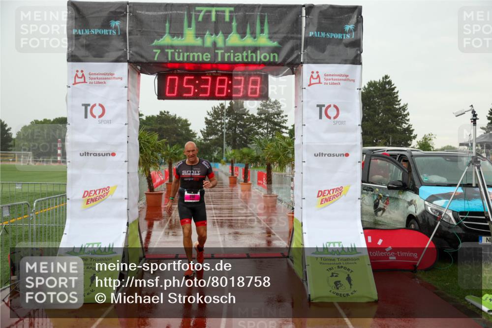 15.06.2025 - 7 Türme Triathlon Michael Strokosch http://msf.ph/oto/8018758 15.06.2025 15:38:38 Ziel 301 meine-sportfotos.de