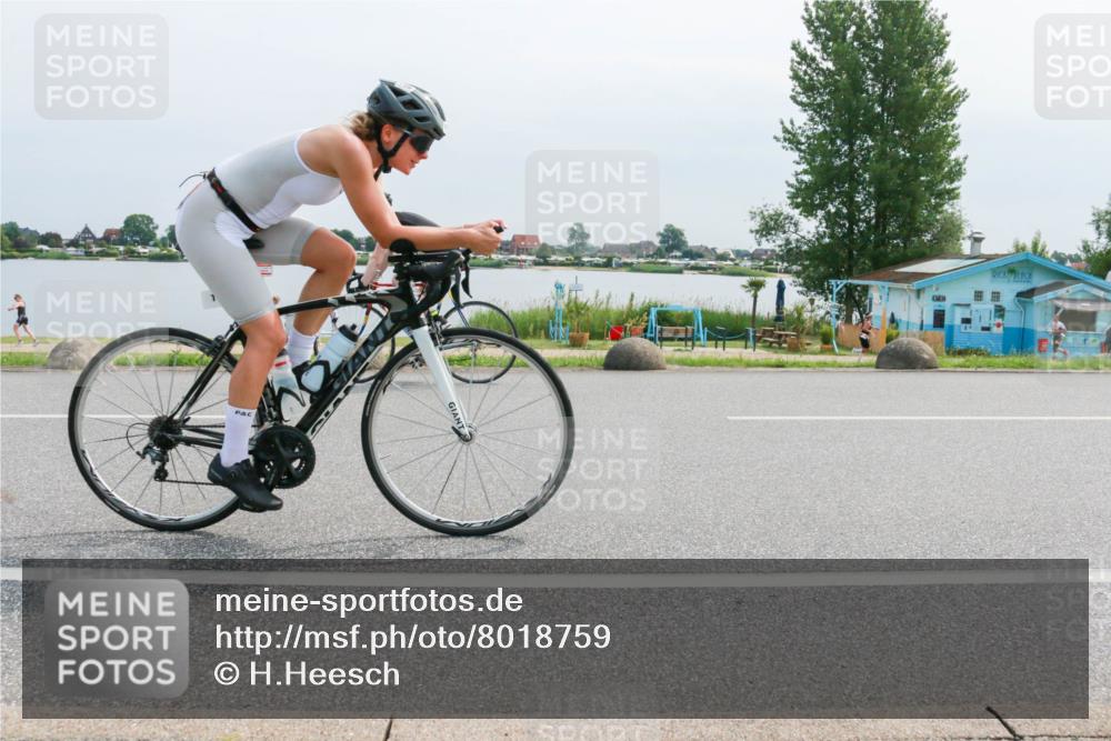 15.06.2025 - 27. Vierlanden-Triathlon H.Heesch http://msf.ph/oto/8018759 15.06.2025 11:15:39 Radfahren 65, 198, 658, 670 meine-sportfotos.de