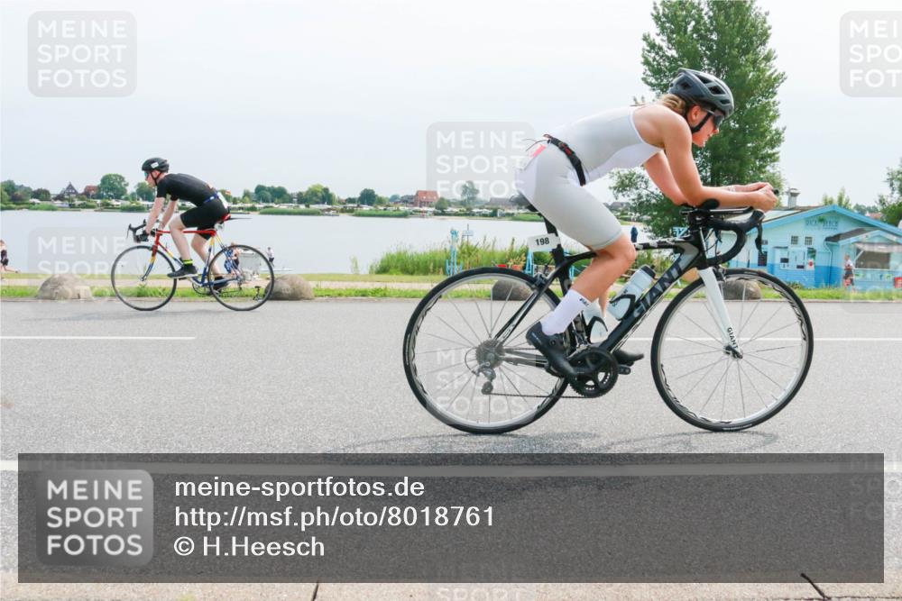 15.06.2025 - 27. Vierlanden-Triathlon H.Heesch http://msf.ph/oto/8018761 15.06.2025 11:15:39 Radfahren 65, 198, 658, 670 meine-sportfotos.de