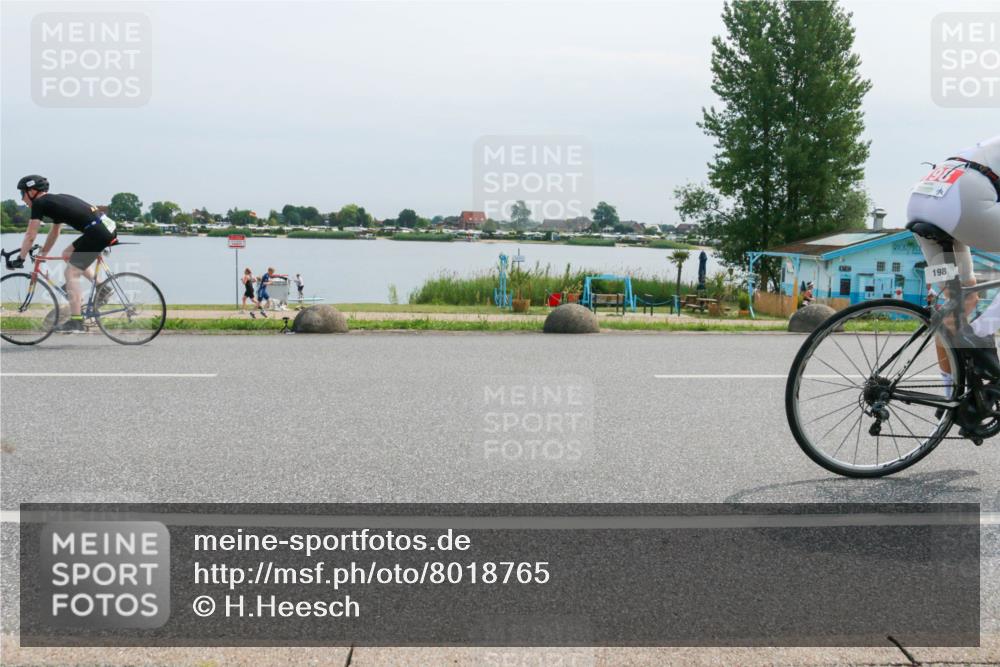 15.06.2025 - 27. Vierlanden-Triathlon H.Heesch http://msf.ph/oto/8018765 15.06.2025 11:15:39 Radfahren 65, 198, 658, 670 meine-sportfotos.de