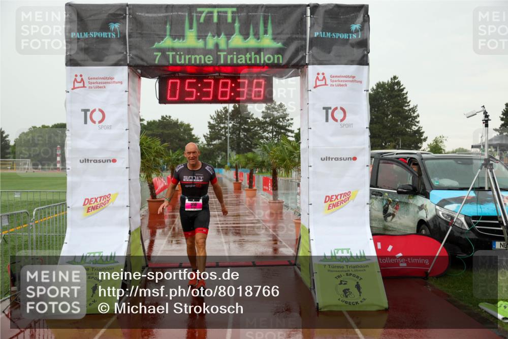 15.06.2025 - 7 Türme Triathlon Michael Strokosch http://msf.ph/oto/8018766 15.06.2025 15:38:38 Ziel 301 meine-sportfotos.de