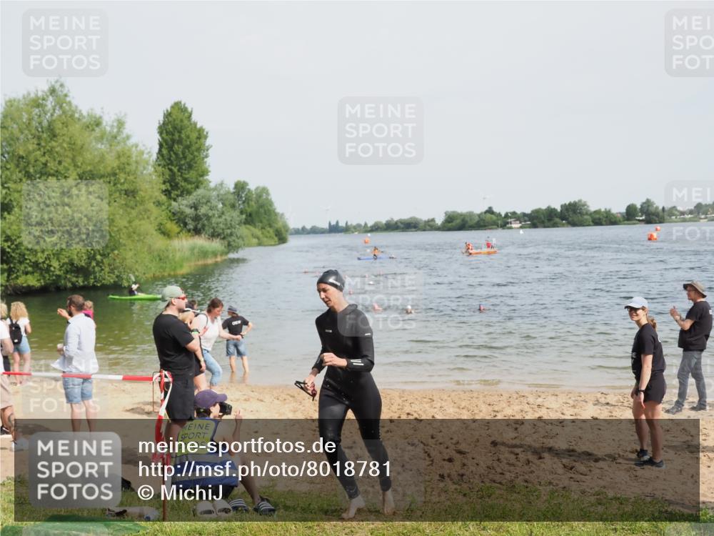 21.06.2025 - 27. Vierlanden-Triathlon MichiJ http://msf.ph/oto/8018781 15.06.2026 10:18:45 Schwimmen 536 meine-sportfotos.de