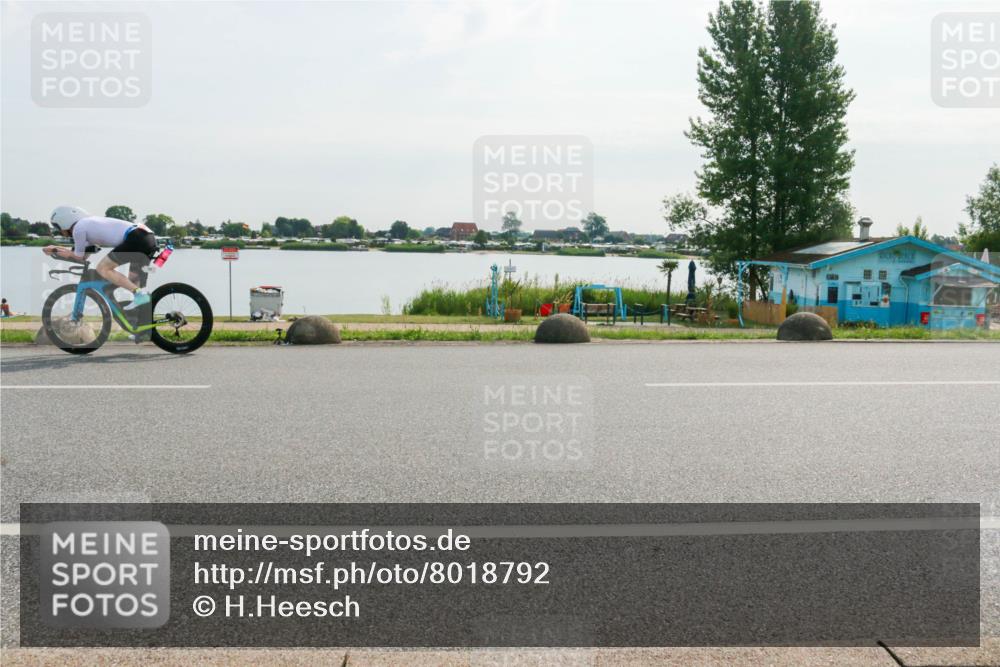 15.06.2025 - 27. Vierlanden-Triathlon H.Heesch http://msf.ph/oto/8018792 15.06.2025 09:33:53 Radfahren 74, 150 meine-sportfotos.de