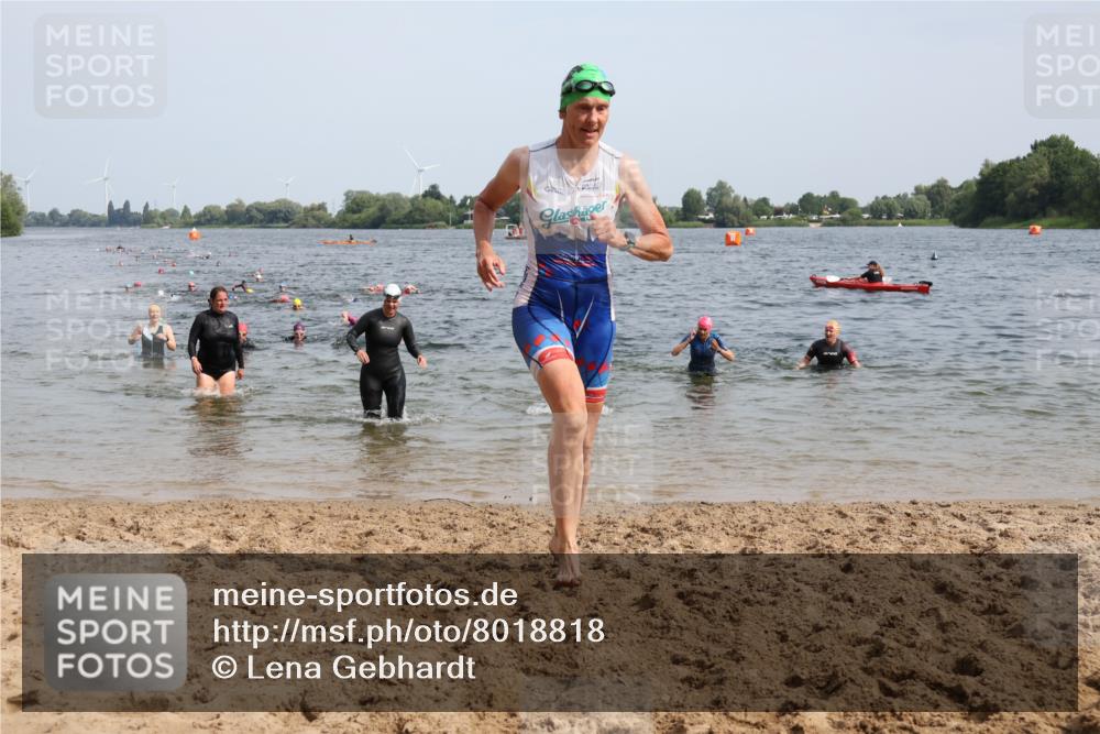 15.06.2025 - 27. Vierlanden-Triathlon Lena Gebhardt http://msf.ph/oto/8018818 15.06.2025 10:16:51 Schwimmen 471, 484, 501, 516, 551, 566, 595, 604, 610, 633 meine-sportfotos.de