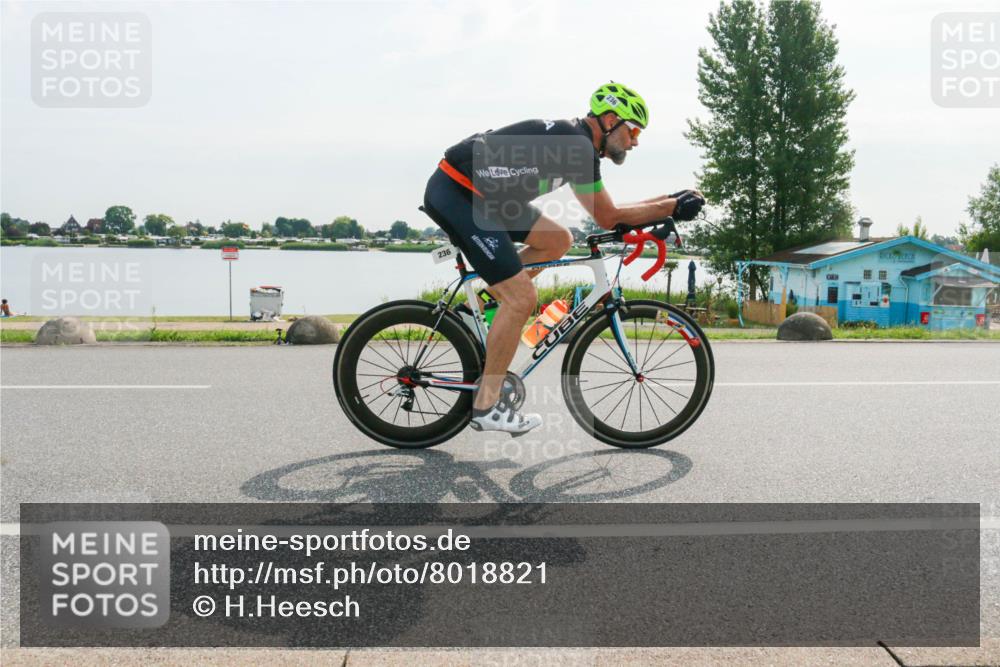 15.06.2025 - 27. Vierlanden-Triathlon H.Heesch http://msf.ph/oto/8018821 15.06.2025 09:34:08 Radfahren 236 meine-sportfotos.de