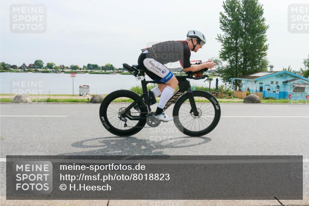 15.06.2025 - 27. Vierlanden-Triathlon H.Heesch http://msf.ph/oto/8018823 15.06.2025 10:20:05 Radfahren 20, 69, 85, 162 meine-sportfotos.de