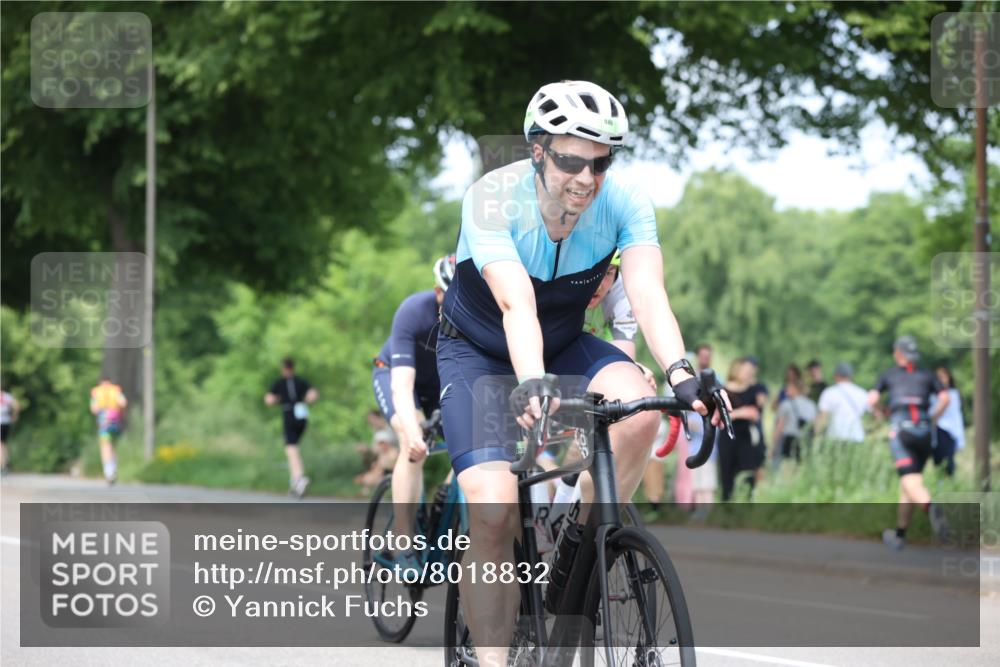 15.06.2025 - 7 Türme Triathlon Yannick Fuchs http://msf.ph/oto/8018832 15.06.2025 13:31:45 Radfahren 234, 582, 708, 986, 988, 990, 1004, 1198 meine-sportfotos.de