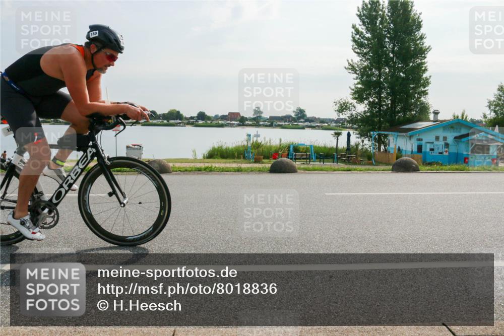 15.06.2025 - 27. Vierlanden-Triathlon H.Heesch http://msf.ph/oto/8018836 15.06.2025 09:34:24 Radfahren 87, 188 meine-sportfotos.de