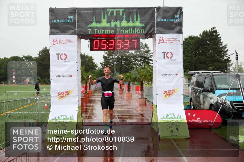 15.06.2025 - 7 Türme Triathlon Michael Strokosch http://msf.ph/oto/8018839 15.06.2025 15:39:37 Ziel 228 meine-sportfotos.de