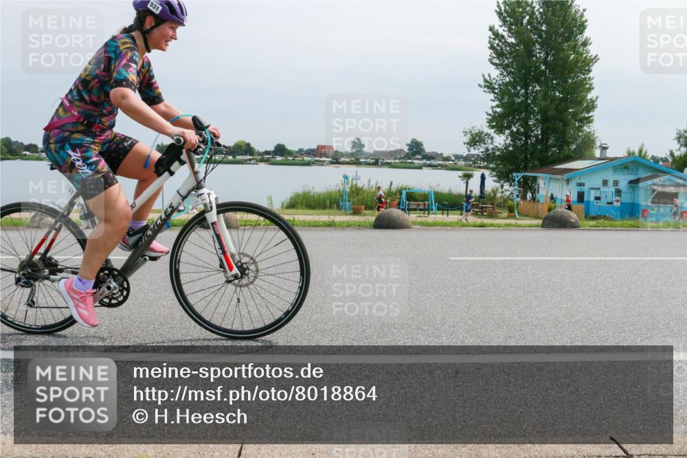 15.06.2025 - 27. Vierlanden-Triathlon H.Heesch http://msf.ph/oto/8018864 15.06.2025 11:15:44 Radfahren 65, 147, 531, 670, 729 meine-sportfotos.de