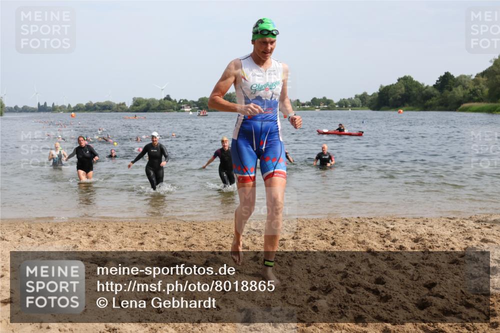 15.06.2025 - 27. Vierlanden-Triathlon Lena Gebhardt http://msf.ph/oto/8018865 15.06.2025 10:16:51 Schwimmen 471, 484, 501, 516, 551, 566, 595, 604, 610, 633 meine-sportfotos.de