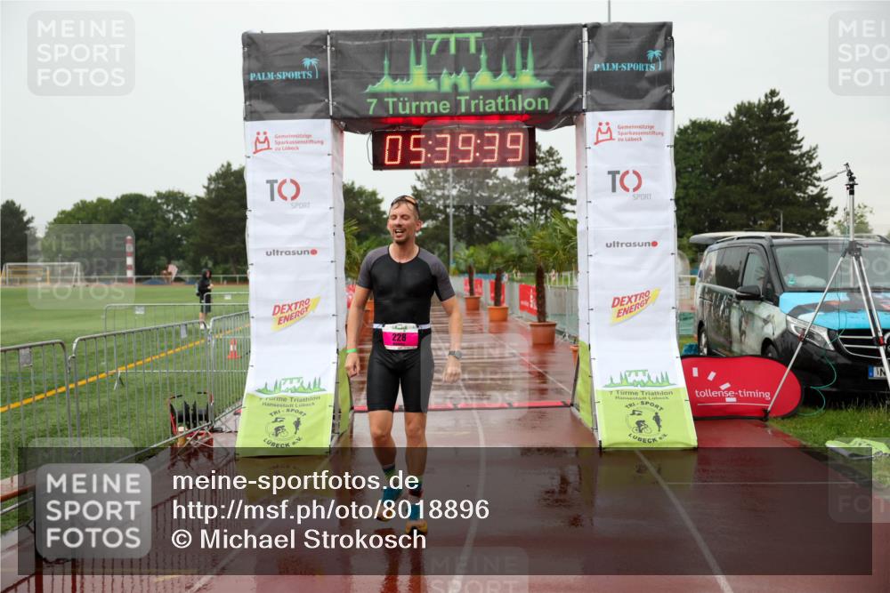 15.06.2025 - 7 Türme Triathlon Michael Strokosch http://msf.ph/oto/8018896 15.06.2025 15:39:38 Ziel 228 meine-sportfotos.de