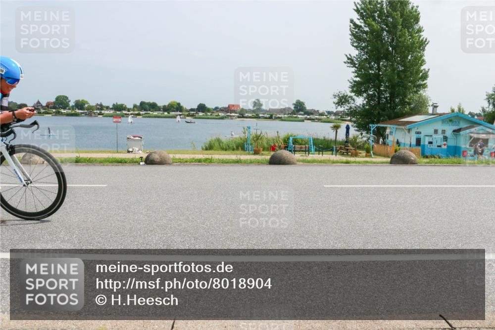 21.06.2025 - 27. Vierlanden-Triathlon H.Heesch http://msf.ph/oto/8018904 15.06.2025 12:00:26 Radfahren 930 meine-sportfotos.de