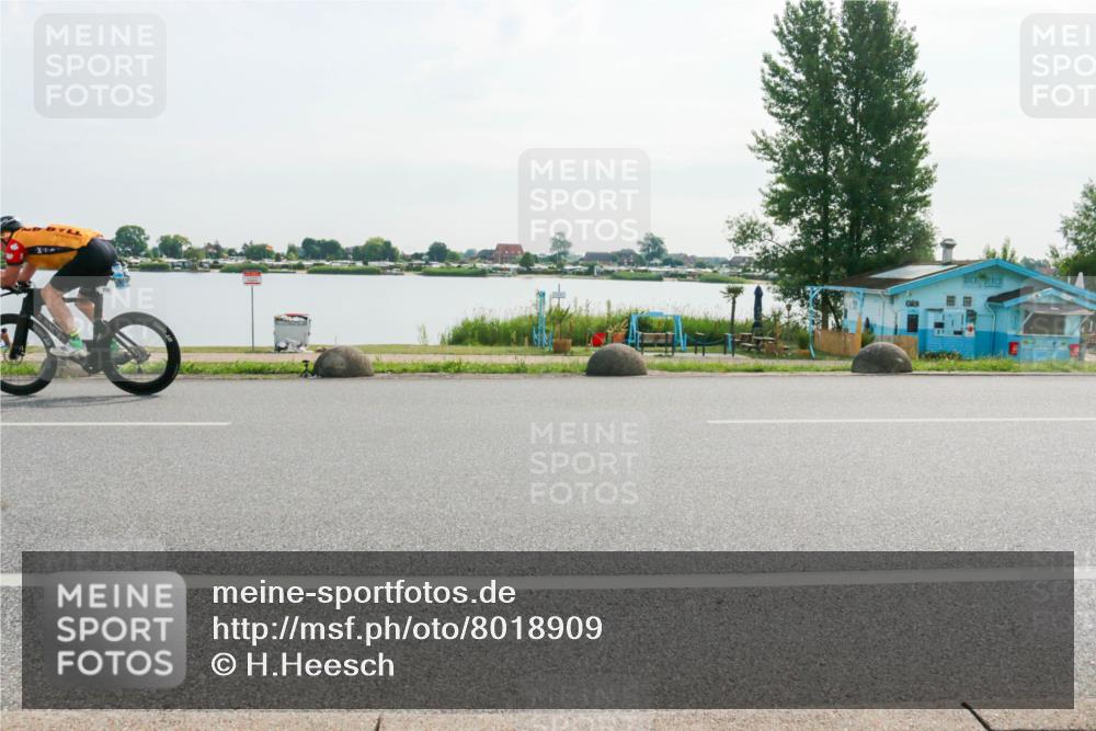 15.06.2025 - 27. Vierlanden-Triathlon H.Heesch http://msf.ph/oto/8018909 15.06.2025 09:34:56 Radfahren 172, 233 meine-sportfotos.de