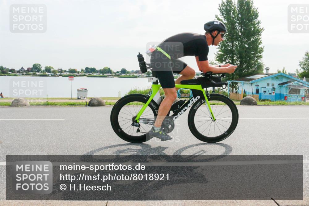 15.06.2025 - 27. Vierlanden-Triathlon H.Heesch http://msf.ph/oto/8018921 15.06.2025 09:35:04 Radfahren 17 meine-sportfotos.de