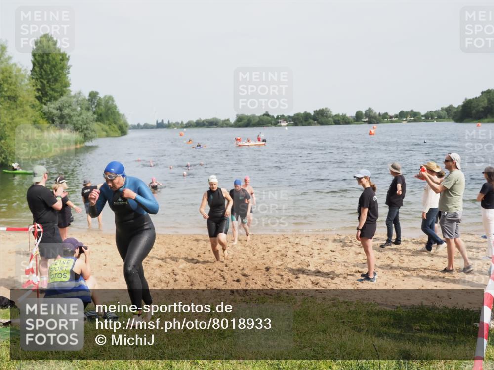 21.06.2025 - 27. Vierlanden-Triathlon MichiJ http://msf.ph/oto/8018933 15.06.2026 10:19:07 Schwimmen 478, 498, 543, 558 meine-sportfotos.de