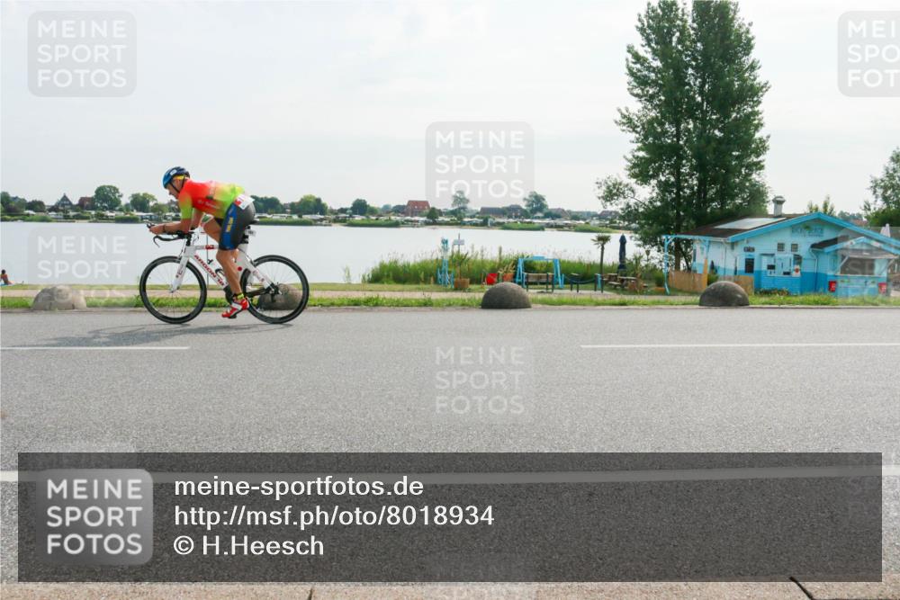 15.06.2025 - 27. Vierlanden-Triathlon H.Heesch http://msf.ph/oto/8018934 15.06.2025 09:35:24 Radfahren 63, 183 meine-sportfotos.de