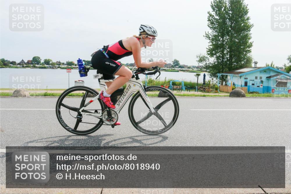 15.06.2025 - 27. Vierlanden-Triathlon H.Heesch http://msf.ph/oto/8018940 15.06.2025 10:20:41 Radfahren 181, 182, 227 meine-sportfotos.de